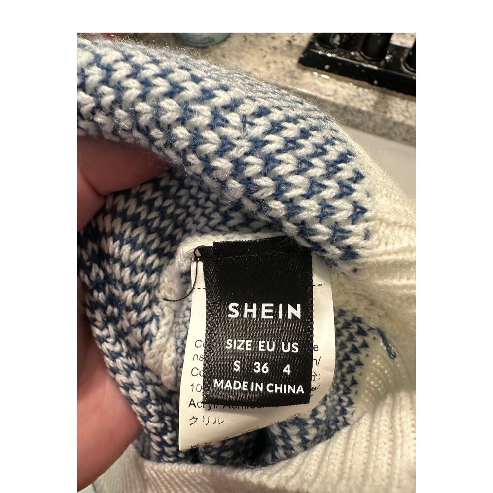 🤍💙 SHEIN White Blue Flower Knit Sweater Size S Cozy It Girl ✨🌼 - Picture 4 of 4